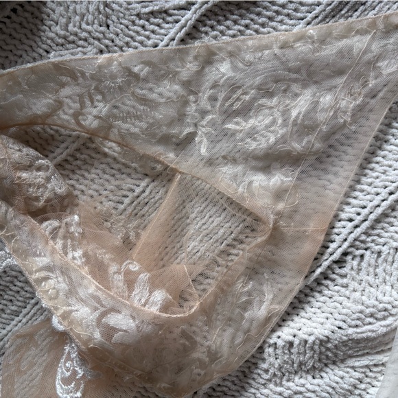 Detachable sleeves for wedding dress - Picture 2 of 16